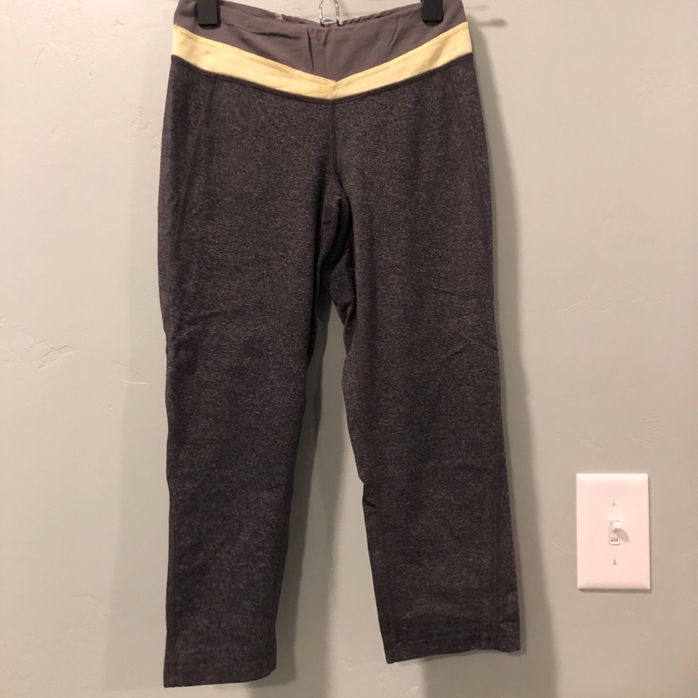 ⭐️ Comfortable cropped yoga pants